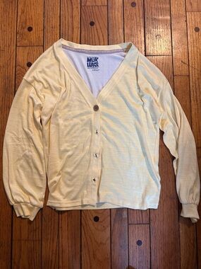Muk Luks Pale Yellow V-Neck Lightweight Top